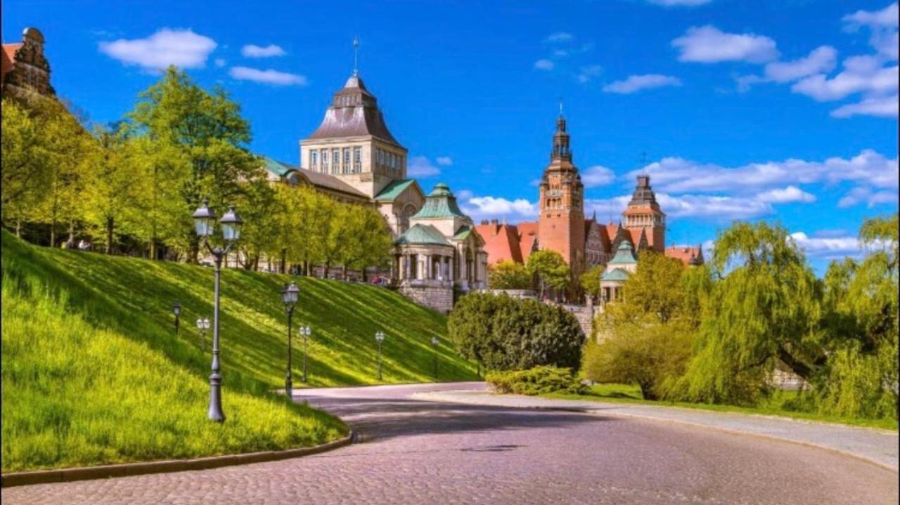 Black Pearl Apartments In Centrum Szczecin Ngoại thất bức ảnh